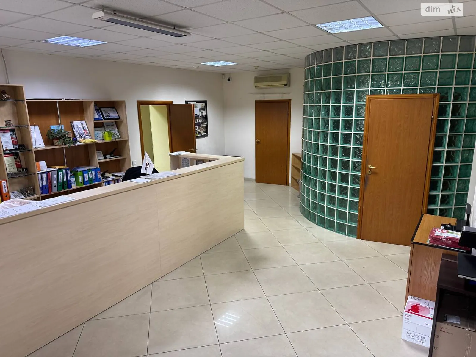 Здається в оренду офіс 164.9 кв. м в бізнес-центрі, цена: 50000 грн - фото 1