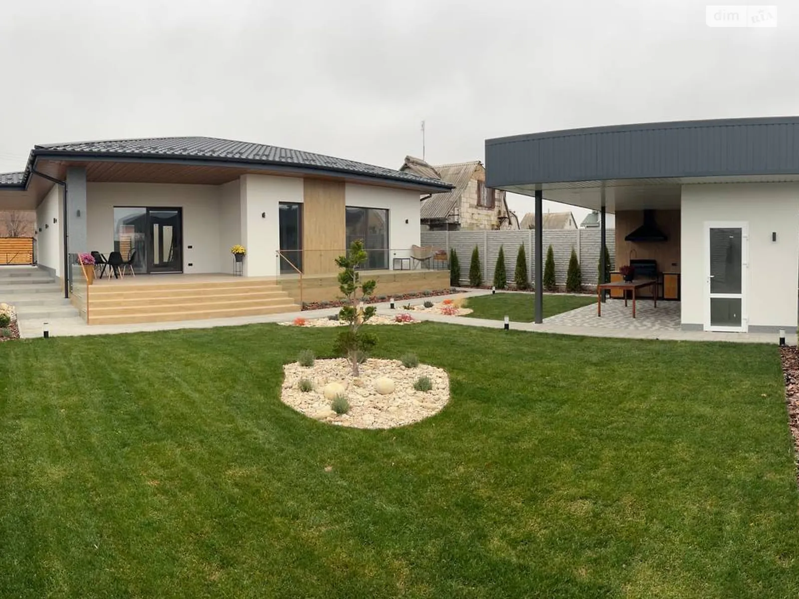 Продается одноэтажный дом 172 кв. м с садом, цена: 165000 $ - фото 1