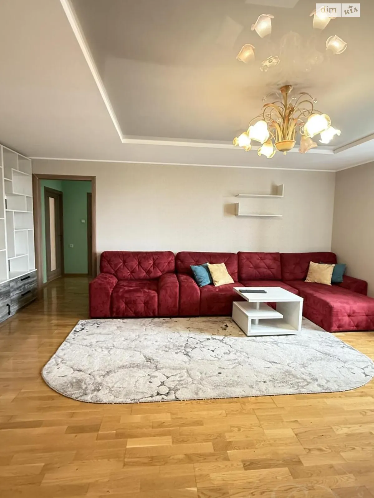 Продается 3-комнатная квартира 92.3 кв. м в Львове, ул. Хмельницкого Богдана - фото 1
