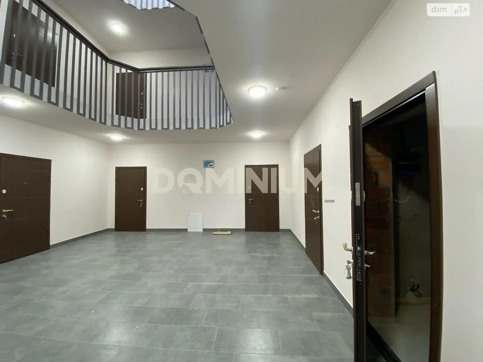 Продается 3-комнатная квартира 90.3 кв. м в Хусте, ул. Степана Бандеры (Школьная), 6 - фото 1