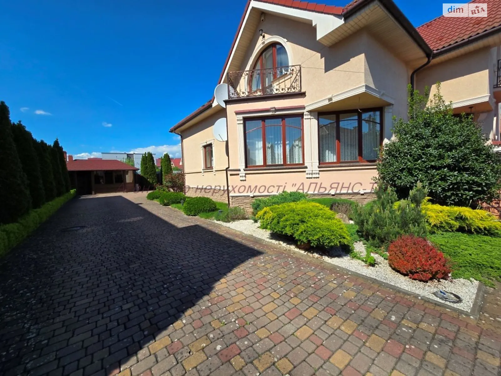 Продается дом на 2 этажа 295 кв. м с подвалом, цена: 355000 $ - фото 1