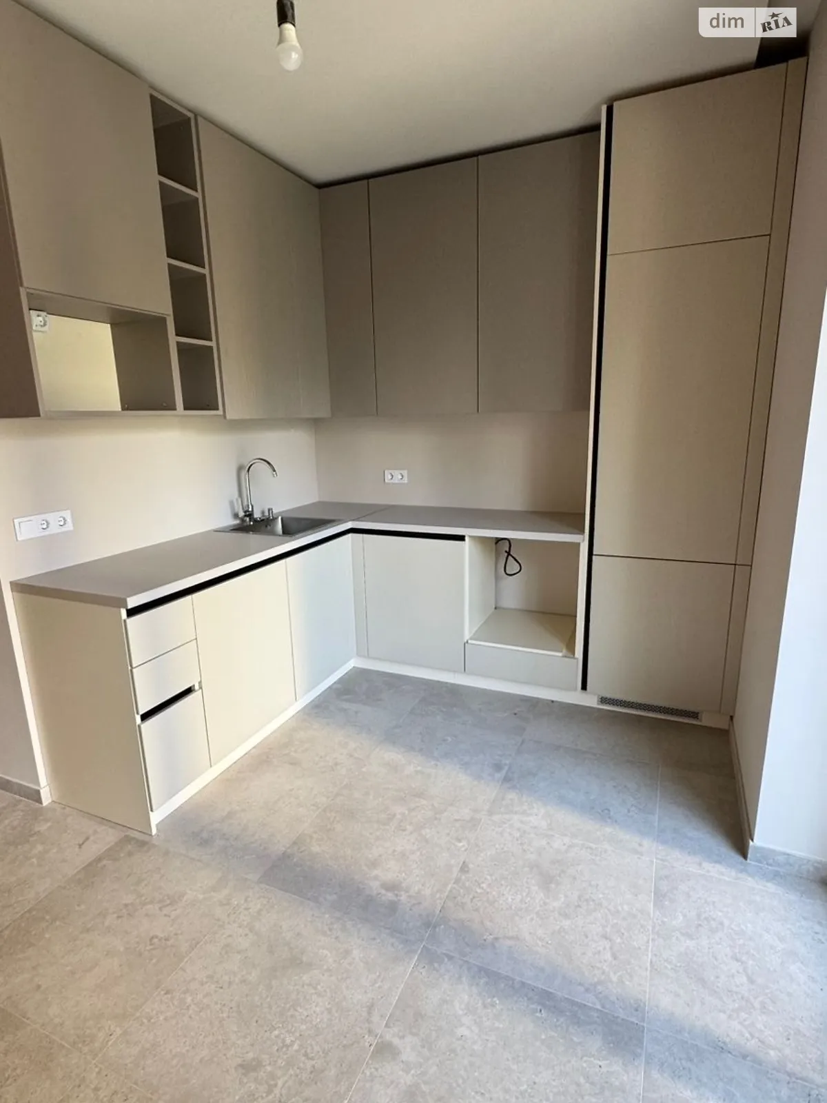 Продается 2-комнатная квартира 45 кв. м в Ужгороде, ул. Кошицкая - фото 1