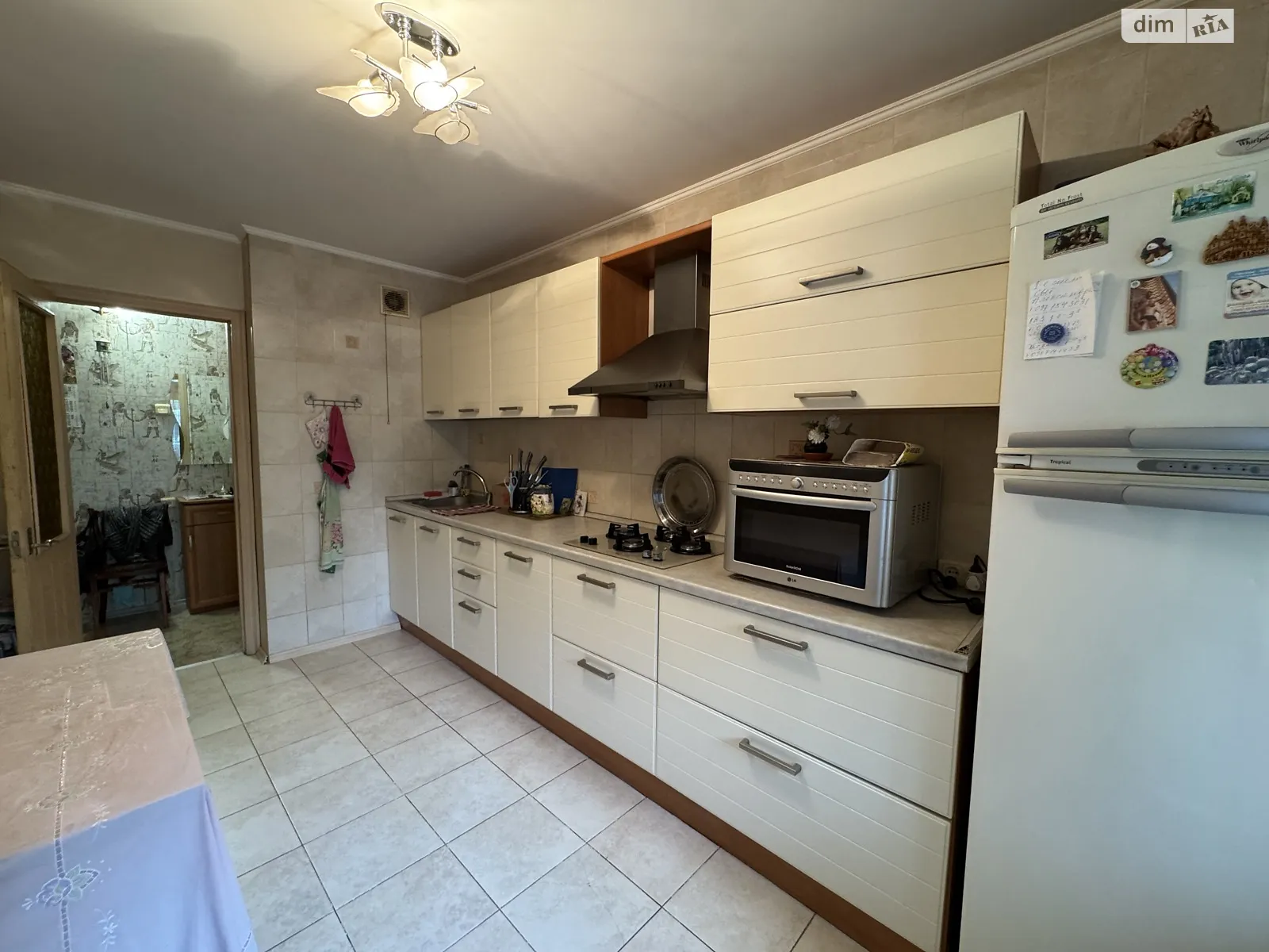 Продается 3-комнатная квартира 71.9 кв. м в Одессе, ул. Жолио-Кюри, 64 - фото 1