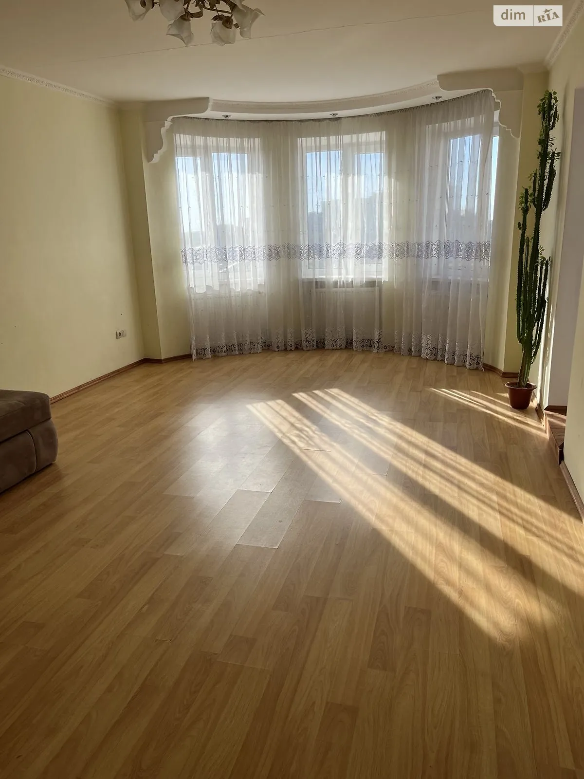 2-кімнатна квартира 80.2 кв. м у Тернополі, вул. Чайковського - фото 1