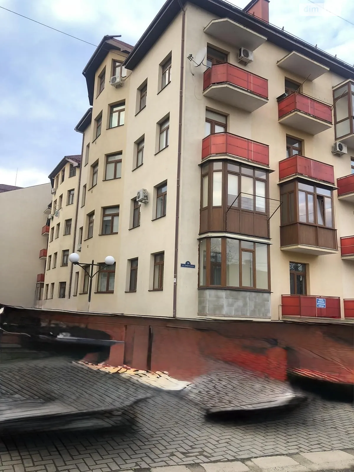 Продается 2-комнатная квартира 77.8 кв. м в Ужгороде, ул. Добрянского, 20 - фото 1