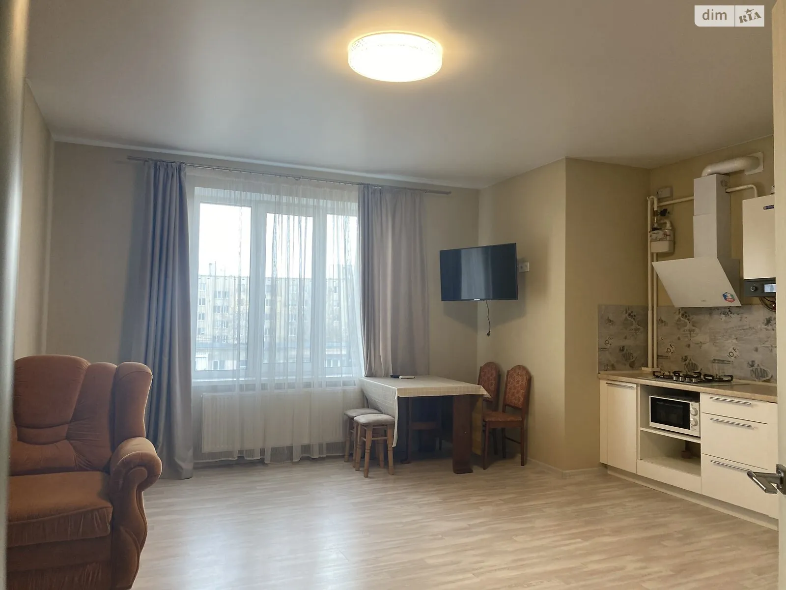 Продається 1-кімнатна квартира 65 кв. м у Чорноморську, вул. Парусна - фото 1