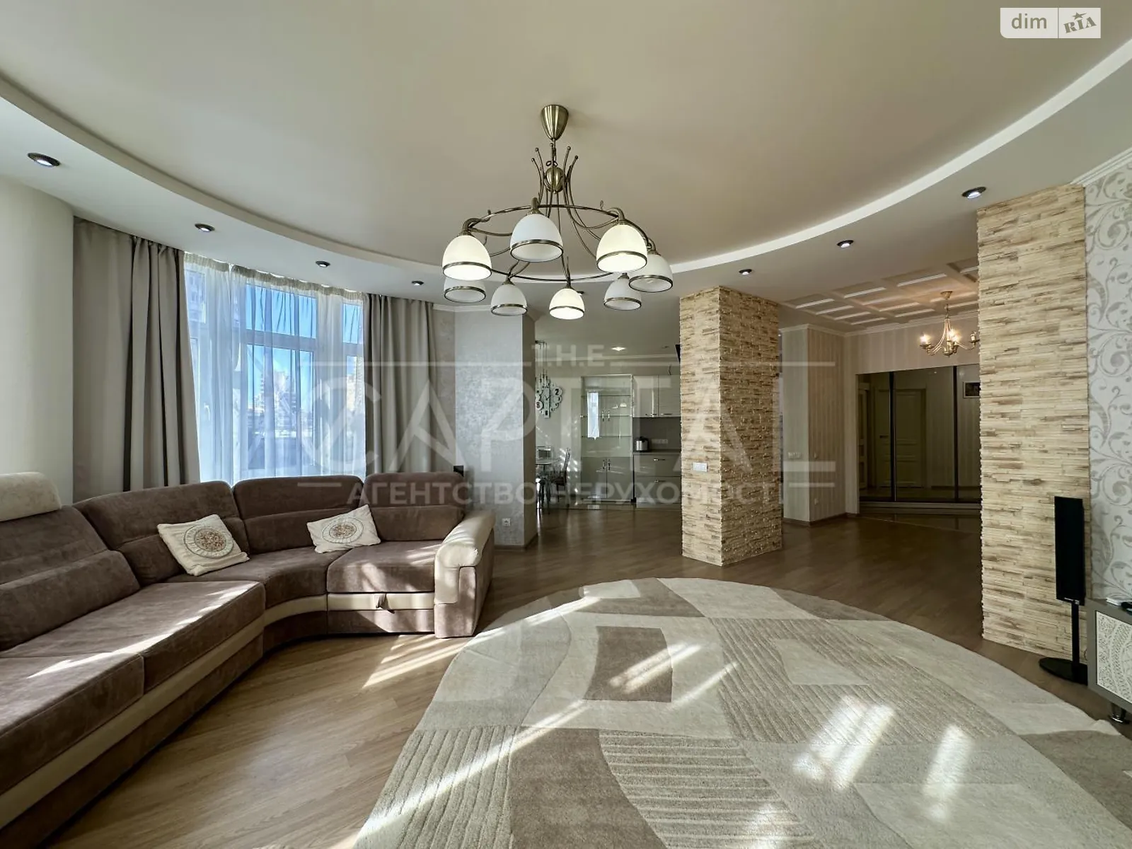 Продается 4-комнатная квартира 137 кв. м в Киеве, ул. Полтавская, 10 - фото 1
