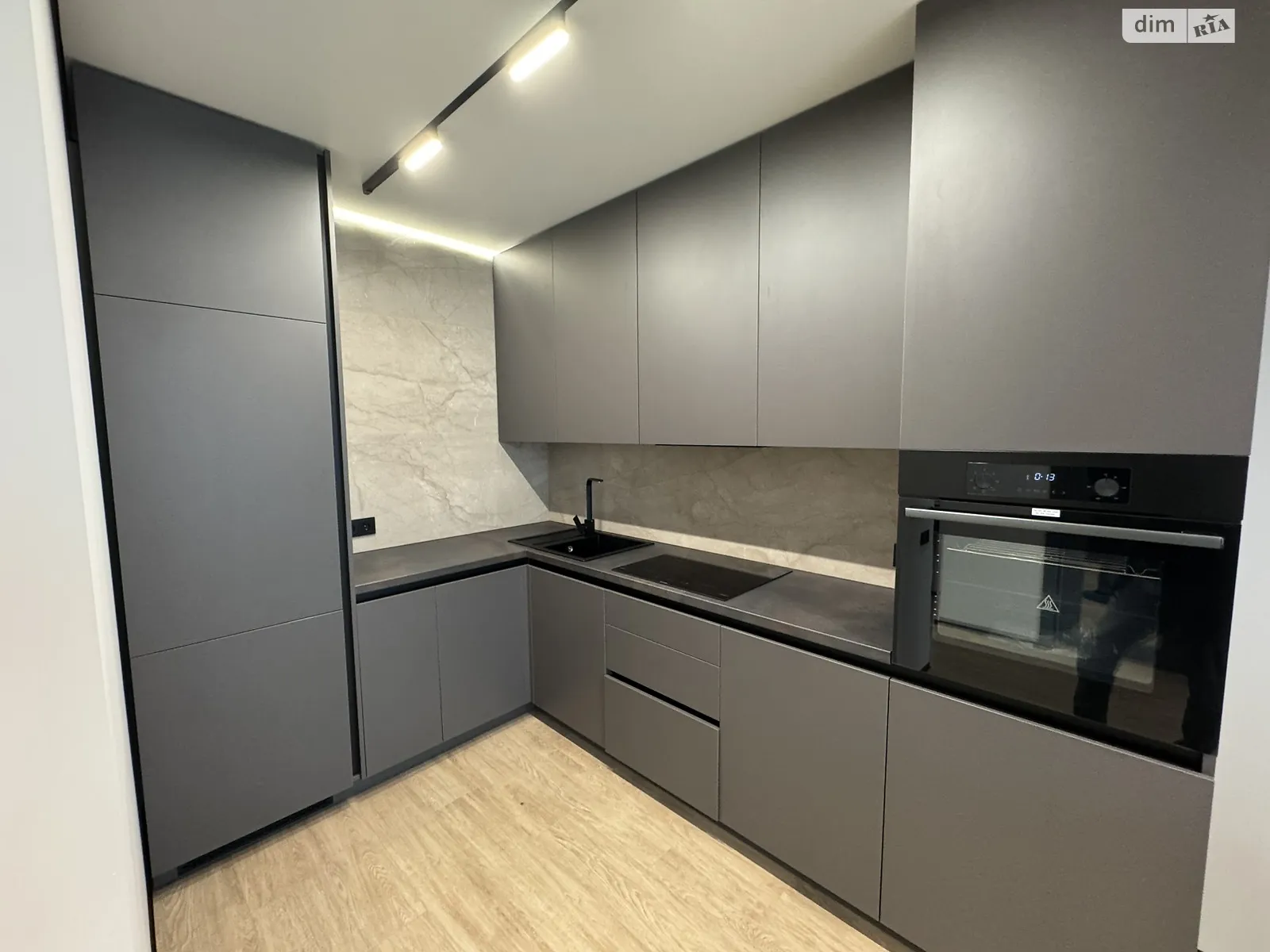 Продается 1-комнатная квартира 40 кв. м в Бармаках, ул. Единства, 10 - фото 1
