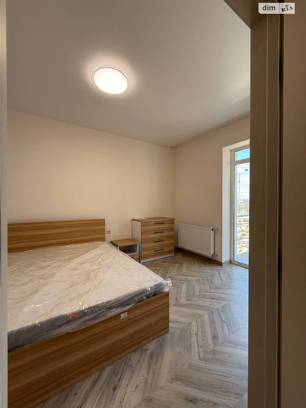 Продається 1-кімнатна квартира 34 кв. м у Ужгороді, вул. Богомольця, 17 - фото 1