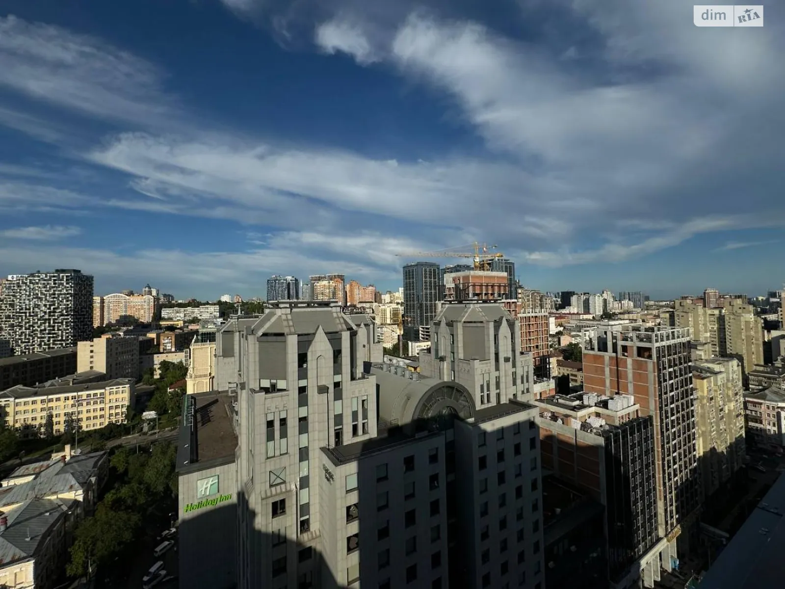 Сдается в аренду офис 227.5 кв. м в бизнес-центре, цена: 9500 $ - фото 1