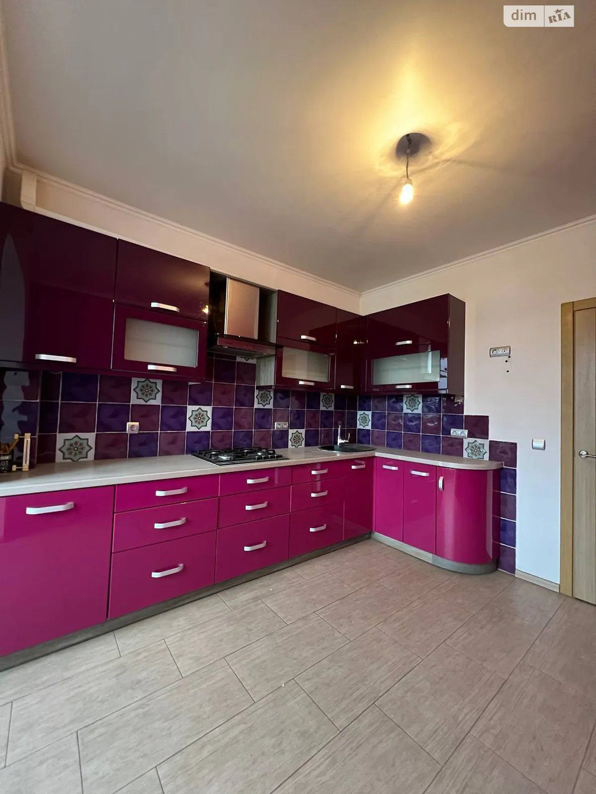 Продається 3-кімнатна квартира 135.9 кв. м у Івано-Франківську, вул. Галицька, 98 - фото 1