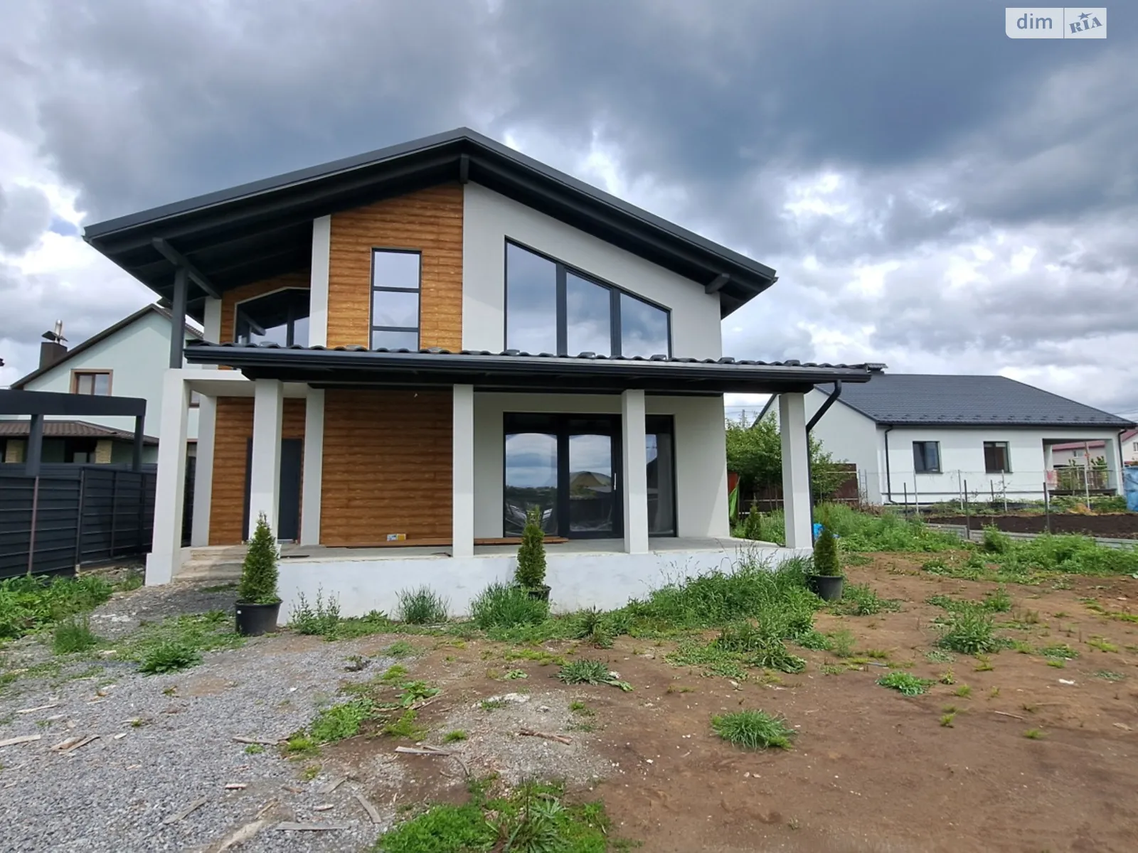 Продается дом на 2 этажа 130 кв. м с камином, цена: 86000 $ - фото 1