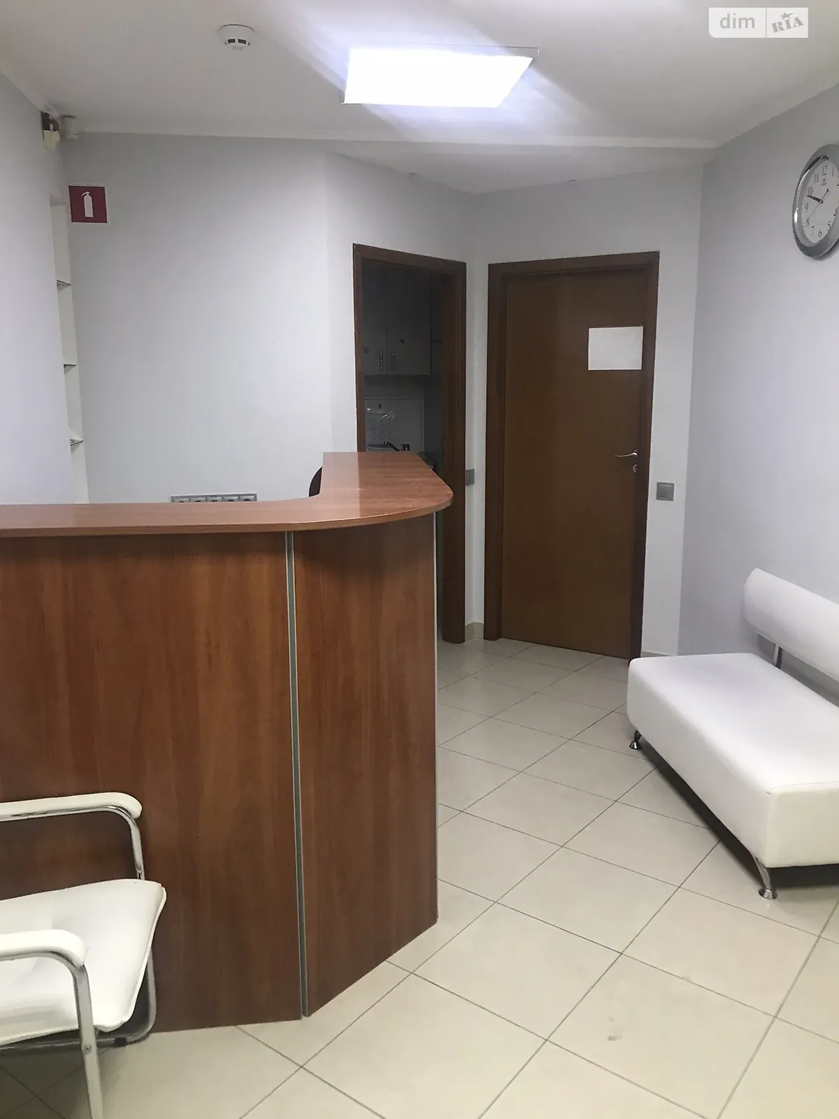 Здається в оренду об'єкт сфери послуг 65 кв. м в 5-поверховій будівлі, цена: 1600 $ - фото 1