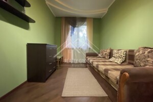 Продаж квартири, Дніпропетровська, Кривий Ріг, р‑н. Центрально-Міський, Свято-Миколаївська (Леніна) вулиця, буд. 13