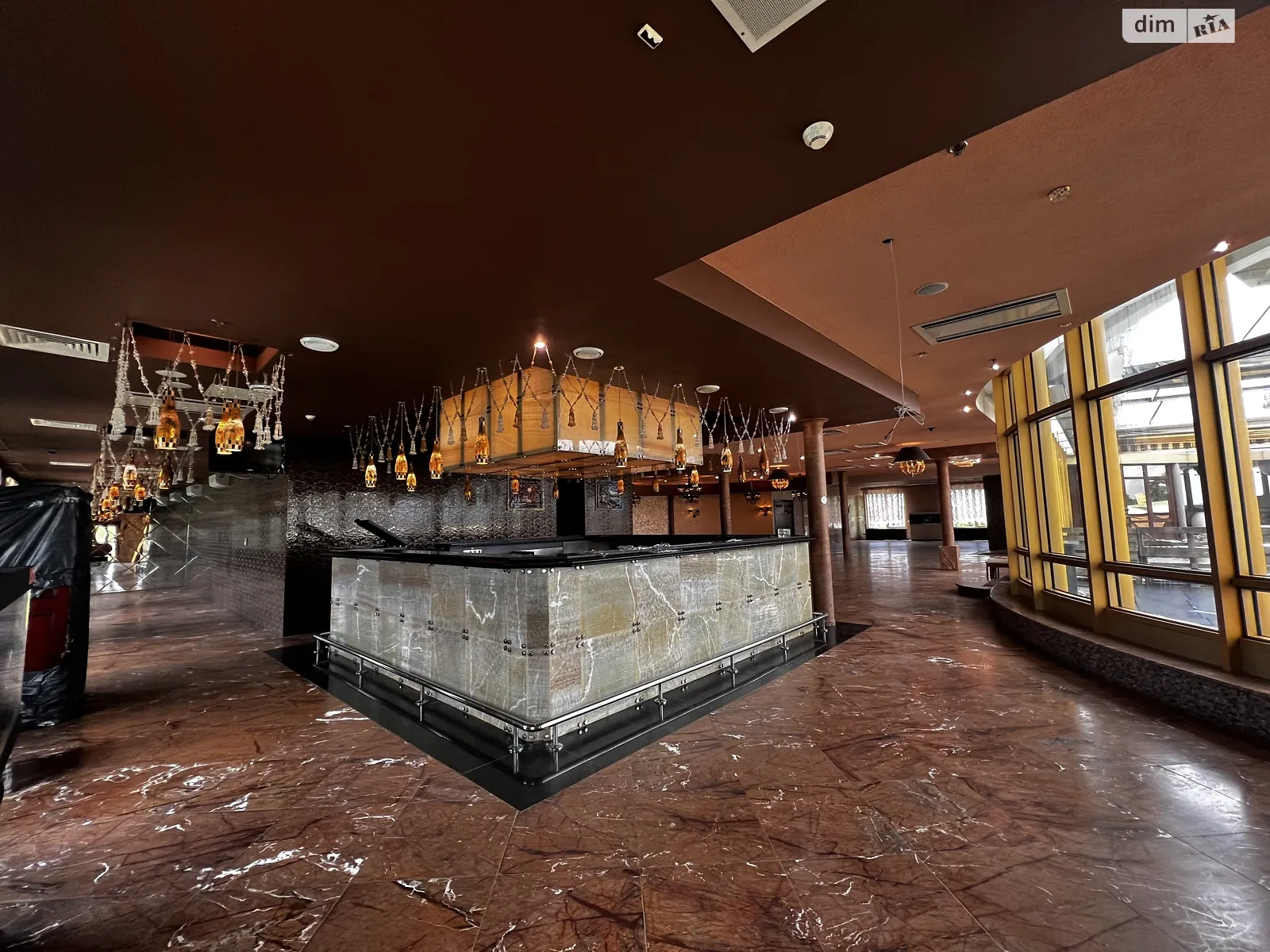 Сдается в аренду офис 470 кв. м в бизнес-центре, цена: 6000 $ - фото 1