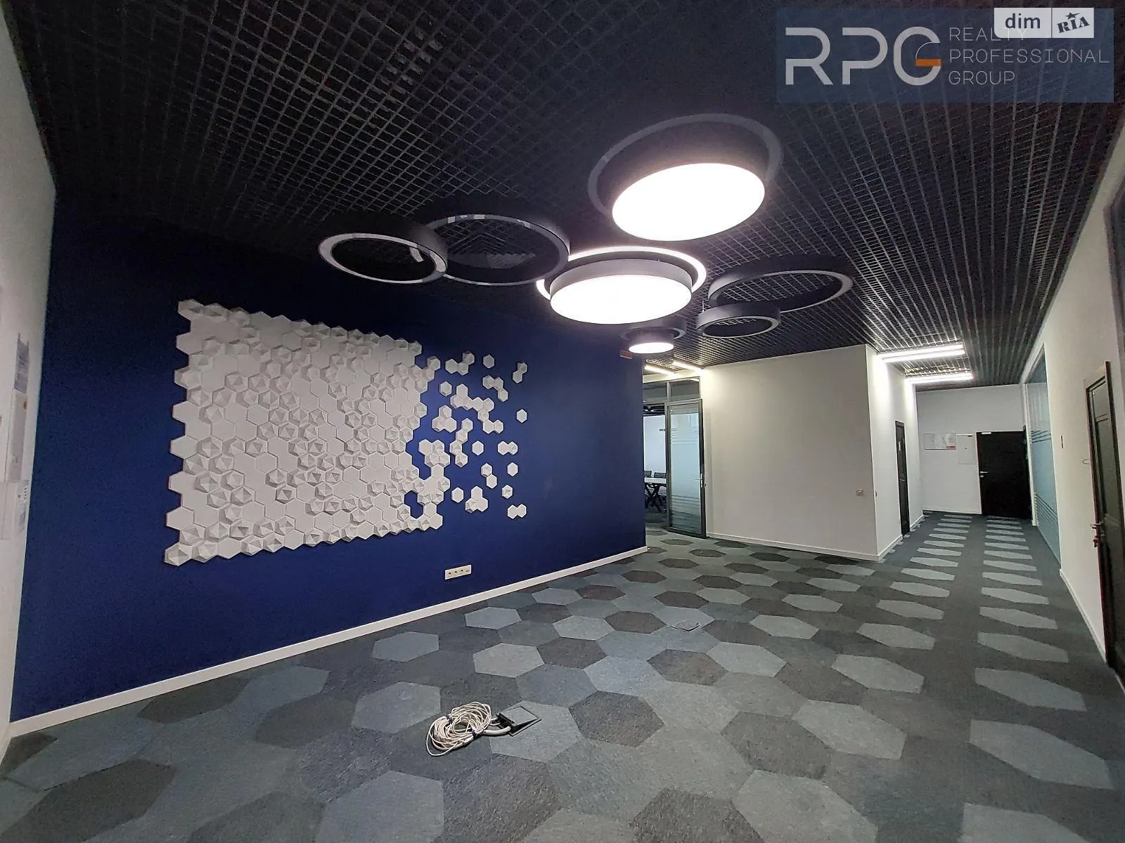 Сдается в аренду офис 1220 кв. м в бизнес-центре, цена: 31400 $ - фото 1