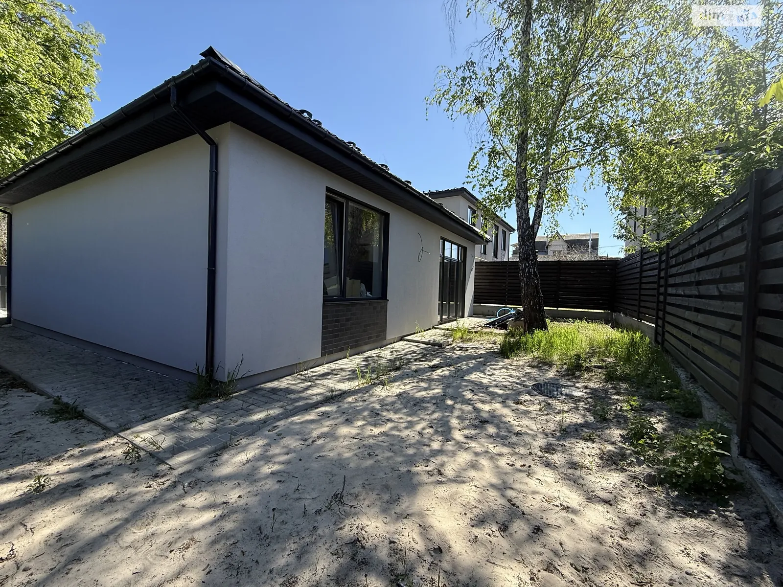 Продается одноэтажный дом 110 кв. м с баней/сауной, цена: 130000 $ - фото 1