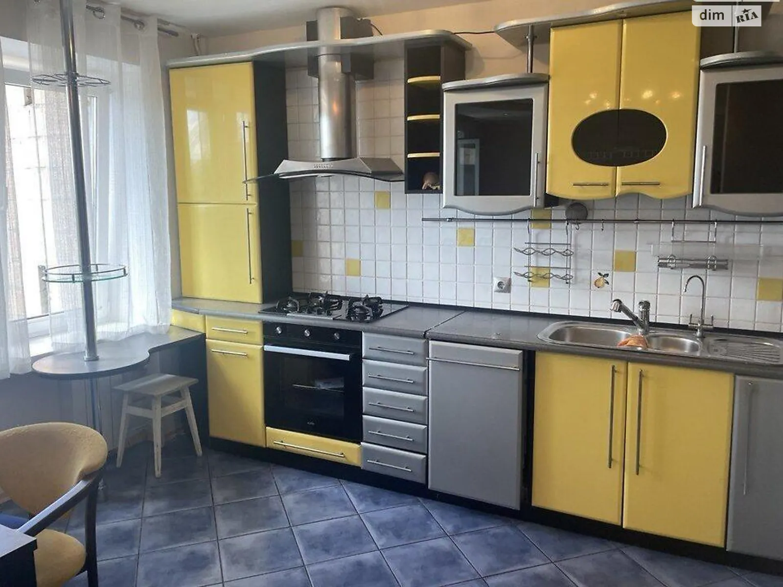 3-комнатная квартира 70 кв. м в Тернополе, просп. Злуки - фото 1