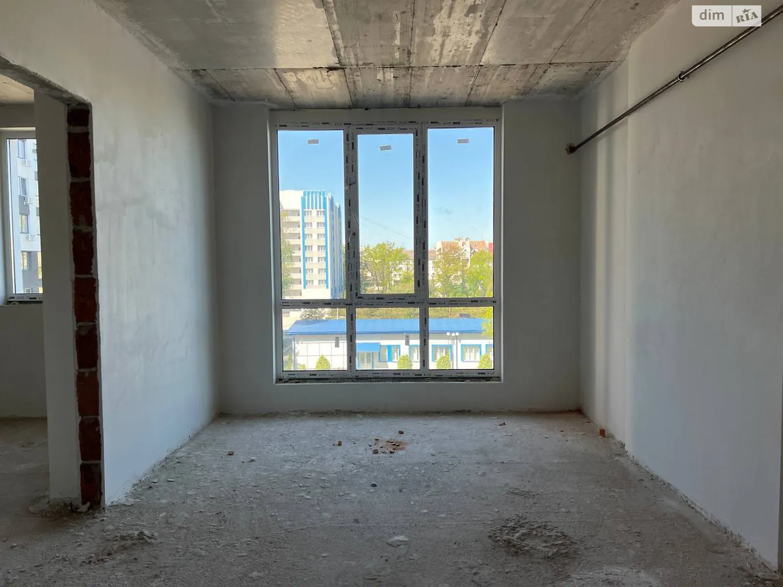 Продается 1-комнатная квартира 40 кв. м в Ивано-Франковске, ул. Национальной Гвардии, 3 - фото 1