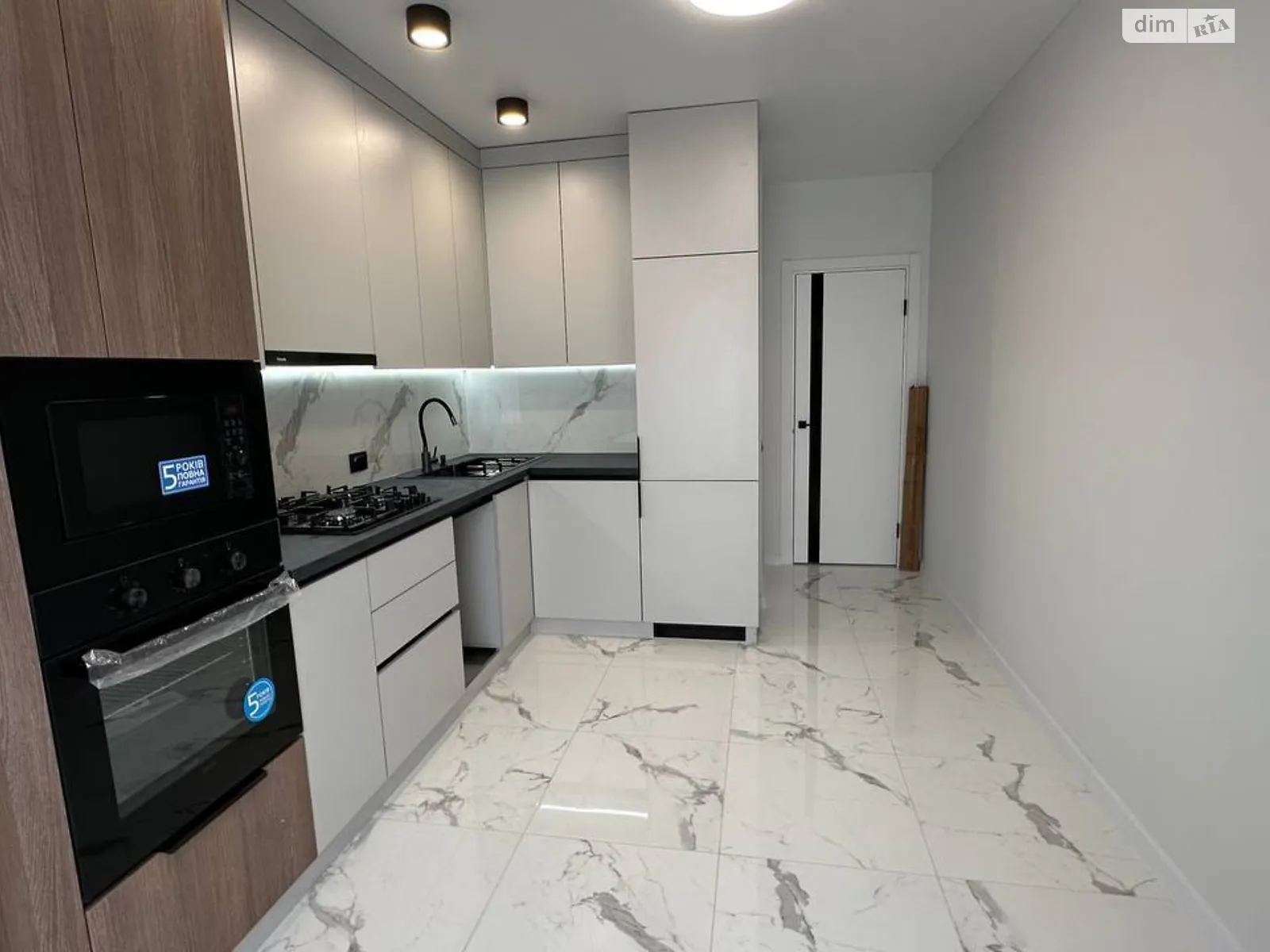 Продается 1-комнатная квартира 41 кв. м в, цена: 61500 $ - фото 1