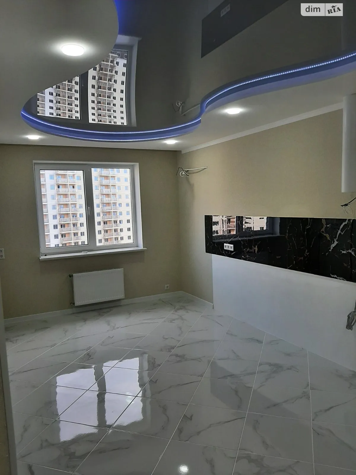 Продается 1-комнатная квартира 47 кв. м в Одессе, ул. Академика Сахарова, 3Г - фото 1