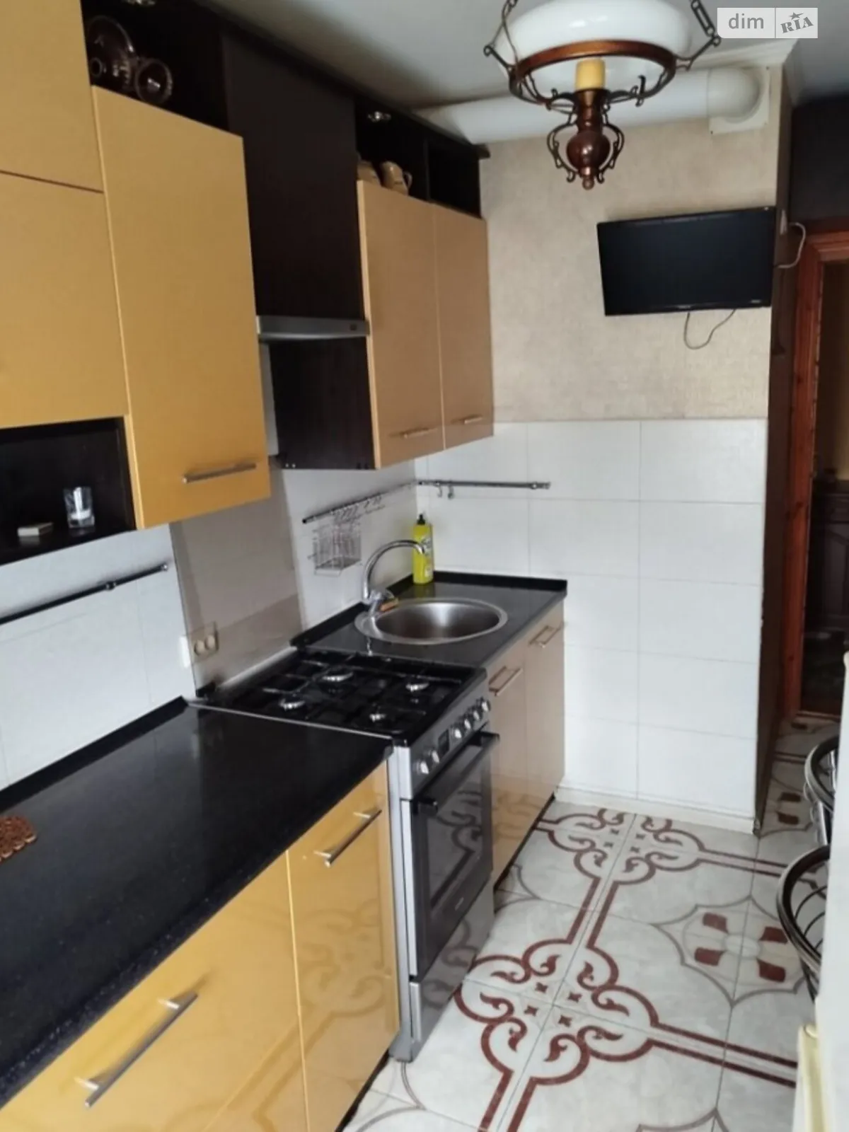 2-комнатная квартира 55 кв. м в Тернополе, ул. 15-го Апреля, 7 - фото 1