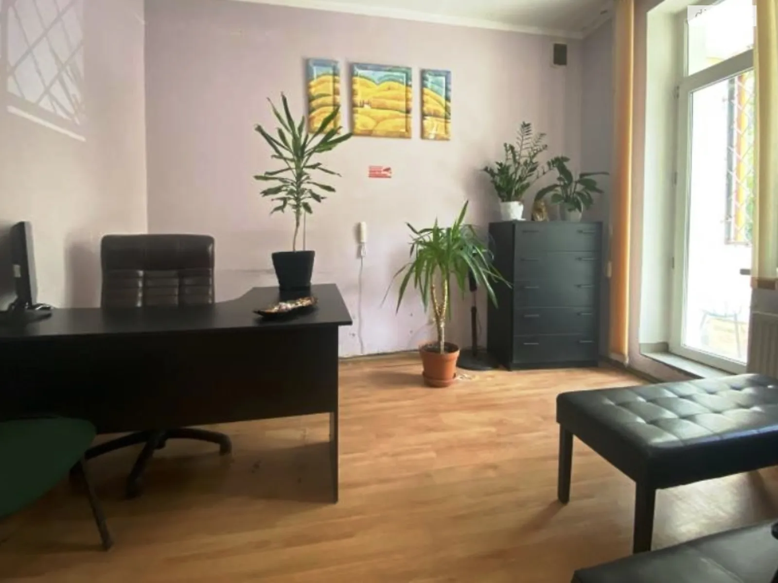 Продается офис 46.4 кв. м в бизнес-центре, цена: 49000 $ - фото 1