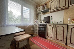 Продаж квартири, Дніпропетровська, Кривий Ріг, р‑н. Тернівський, Андрія Божка (Доватора Генерала) вулиця, буд. 15