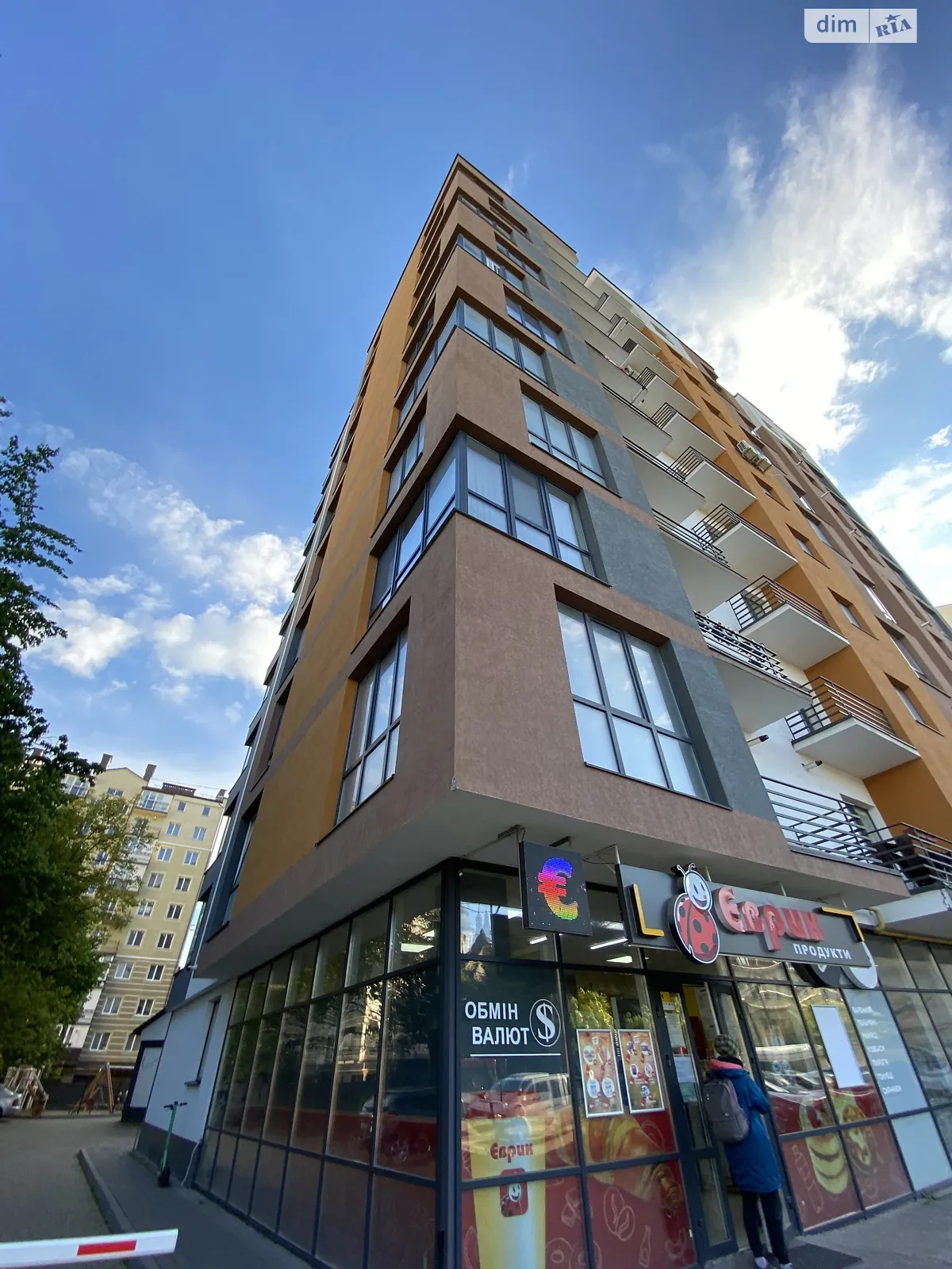 Продается 2-комнатная квартира 63 кв. м в Ивано-Франковске, ул. Независимости, 148А - фото 1