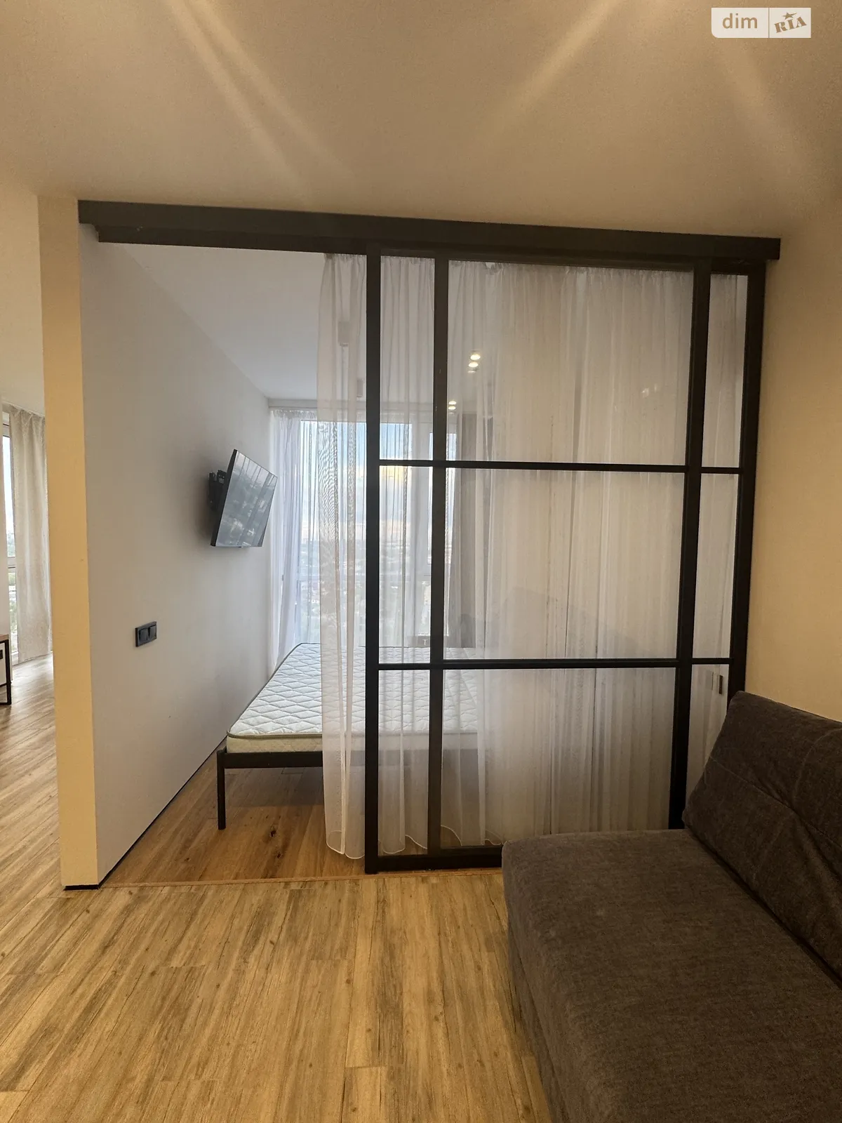 Продается 1-комнатная квартира 42 кв. м в Киеве - фото 1