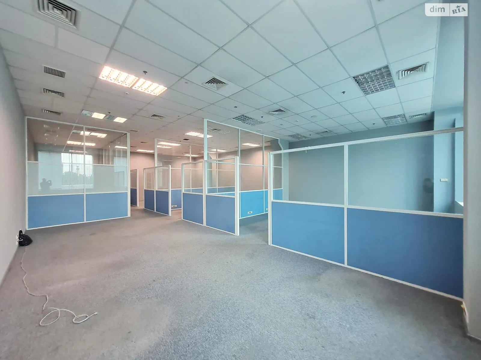 Сдается в аренду офис 171 кв. м в бизнес-центре, цена: 2394 $ - фото 1