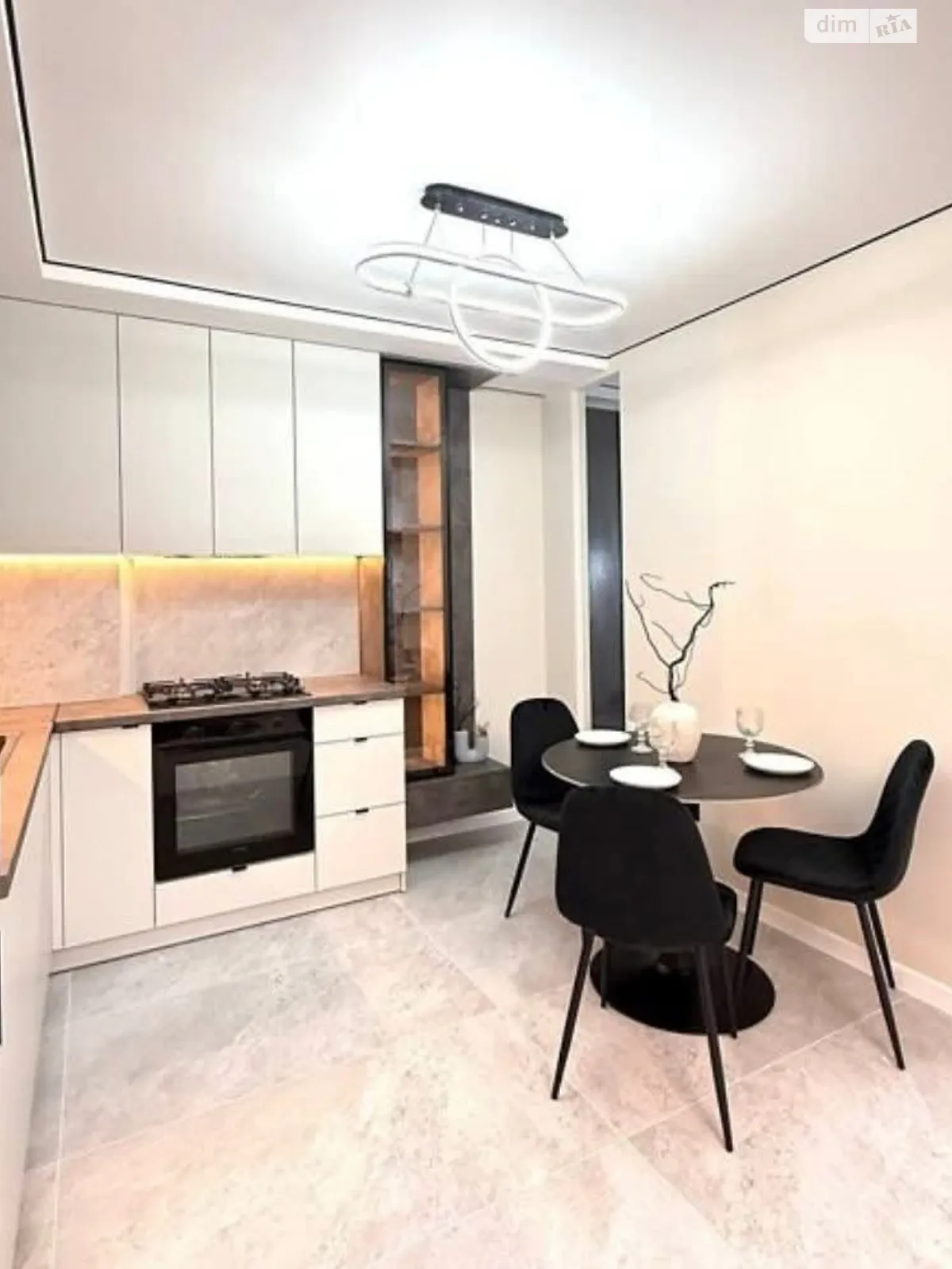 2-кімнатна квартира 63 кв. м у Тернополі, вул. Київська, 9Б - фото 1