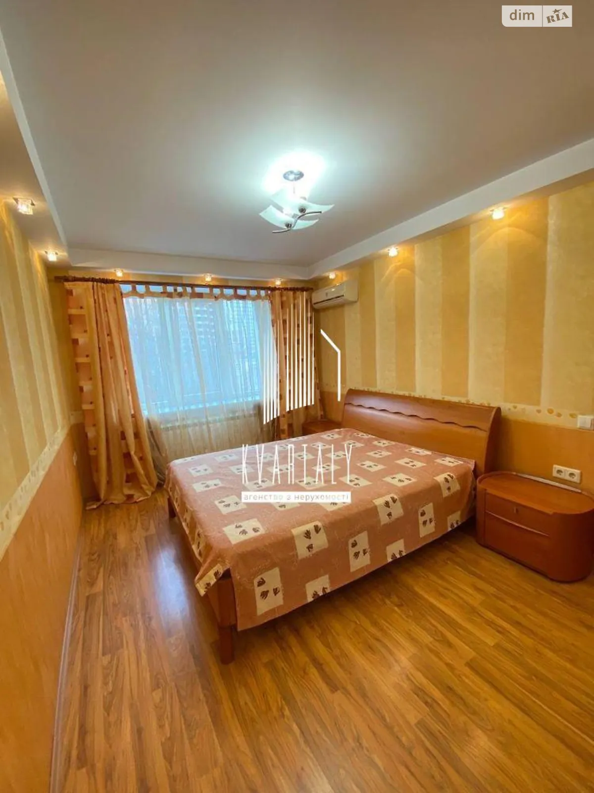 Продается 3-комнатная квартира 68 кв. м в Киеве, ул. Владимирская, 89 - фото 1