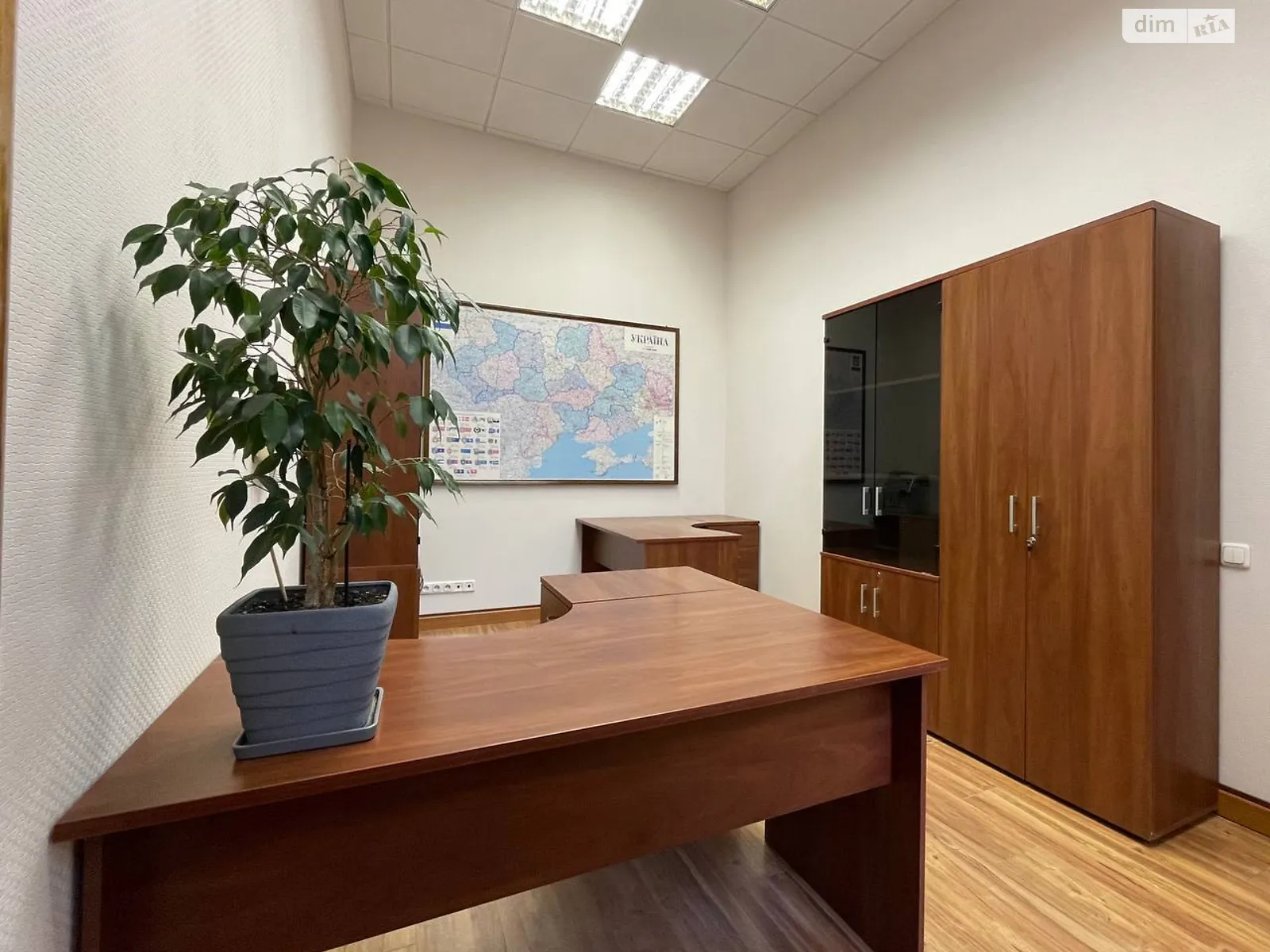 Сдается в аренду офис 40 кв. м в бизнес-центре, цена: 16000 грн - фото 1