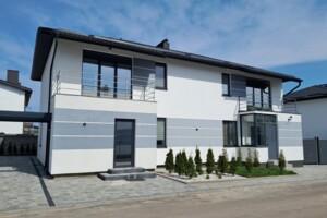 Продаж дуплекса, Рівне
