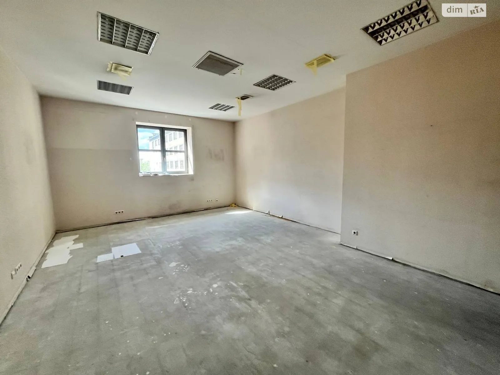Здається в оренду офіс 34 кв. м в бізнес-центрі, цена: 408 $ - фото 1