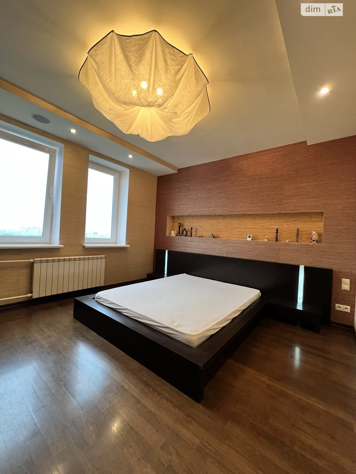 Продається 3-кімнатна квартира 96 кв. м у Києві, вул. Миколи Амосова, 4 - фото 1