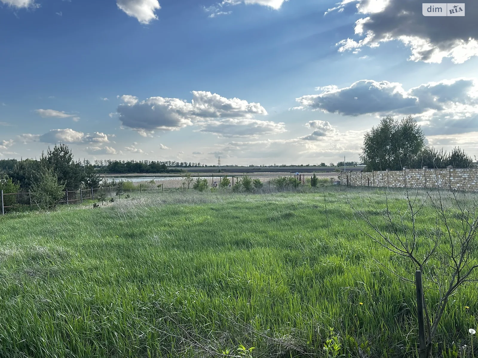 Продается дом на 3 этажа 240 кв. м с балконом, цена: 89900 $ - фото 1