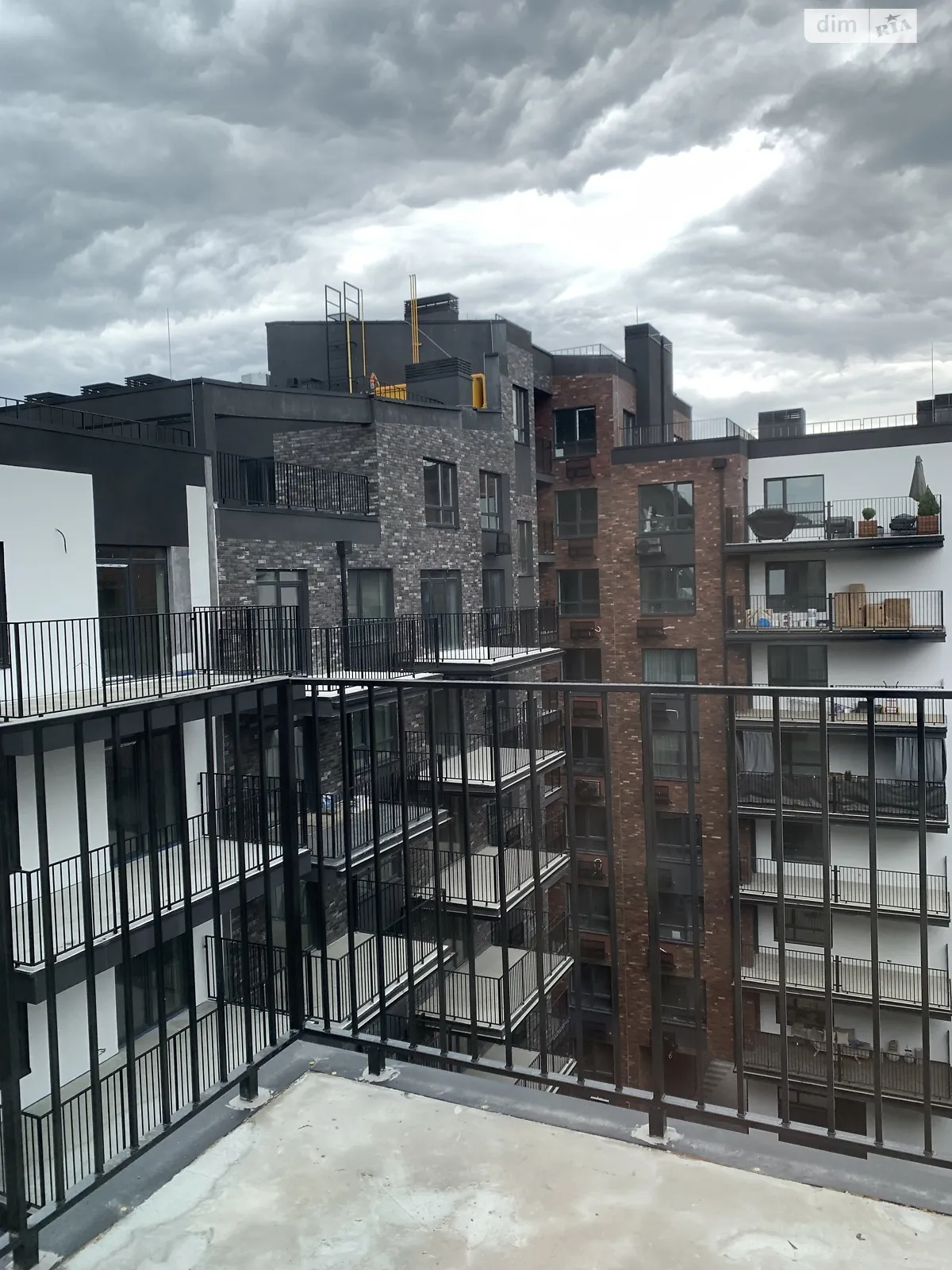 Продается 2-комнатная квартира 70.4 кв. м в Ирпене, ул. Украинская, 1Б - фото 1