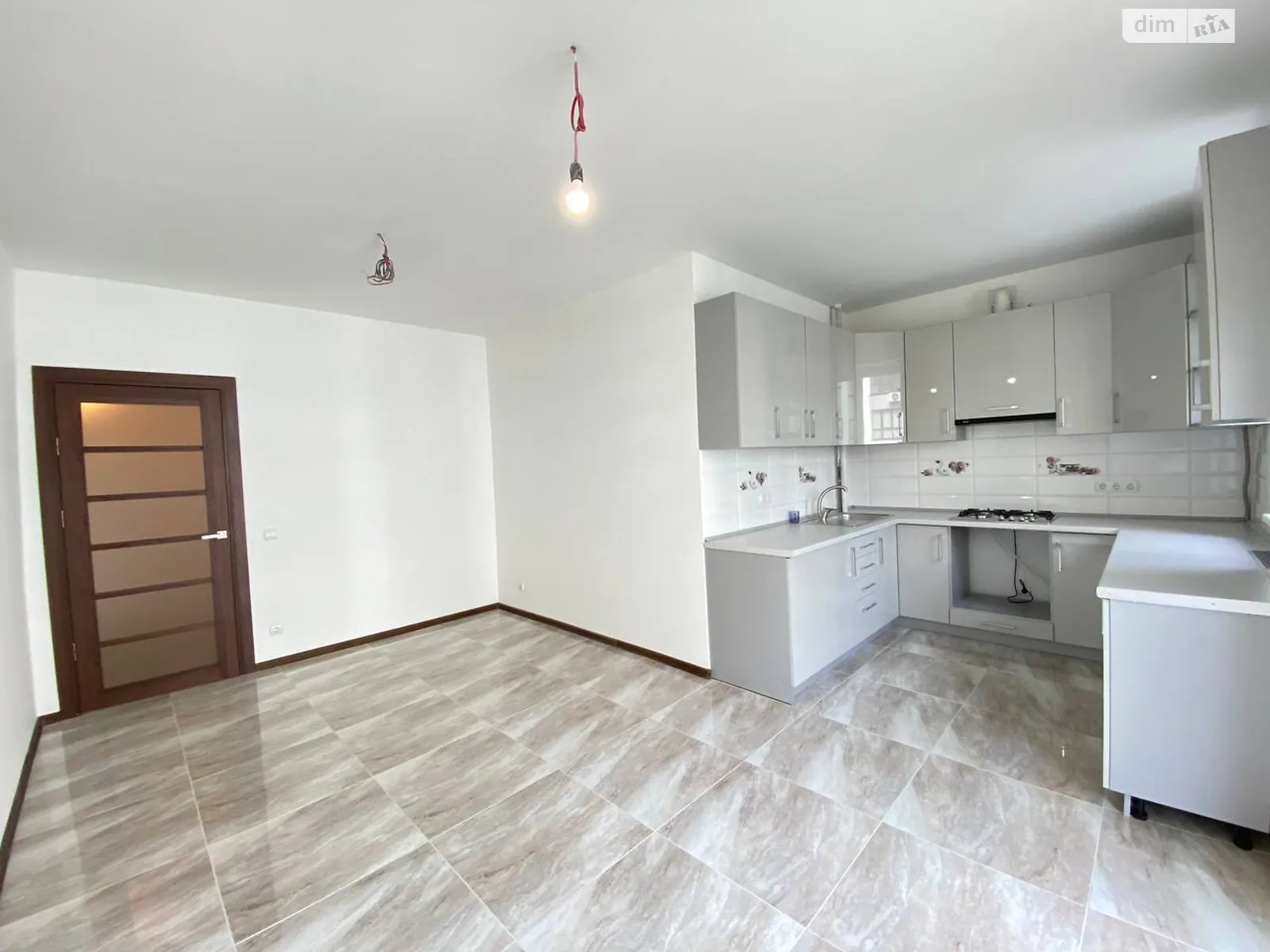 Продается 2-комнатная квартира 72.2 кв. м в Ивано-Франковске, ул. Стуса Василия, 32 корпус 3 - фото 1