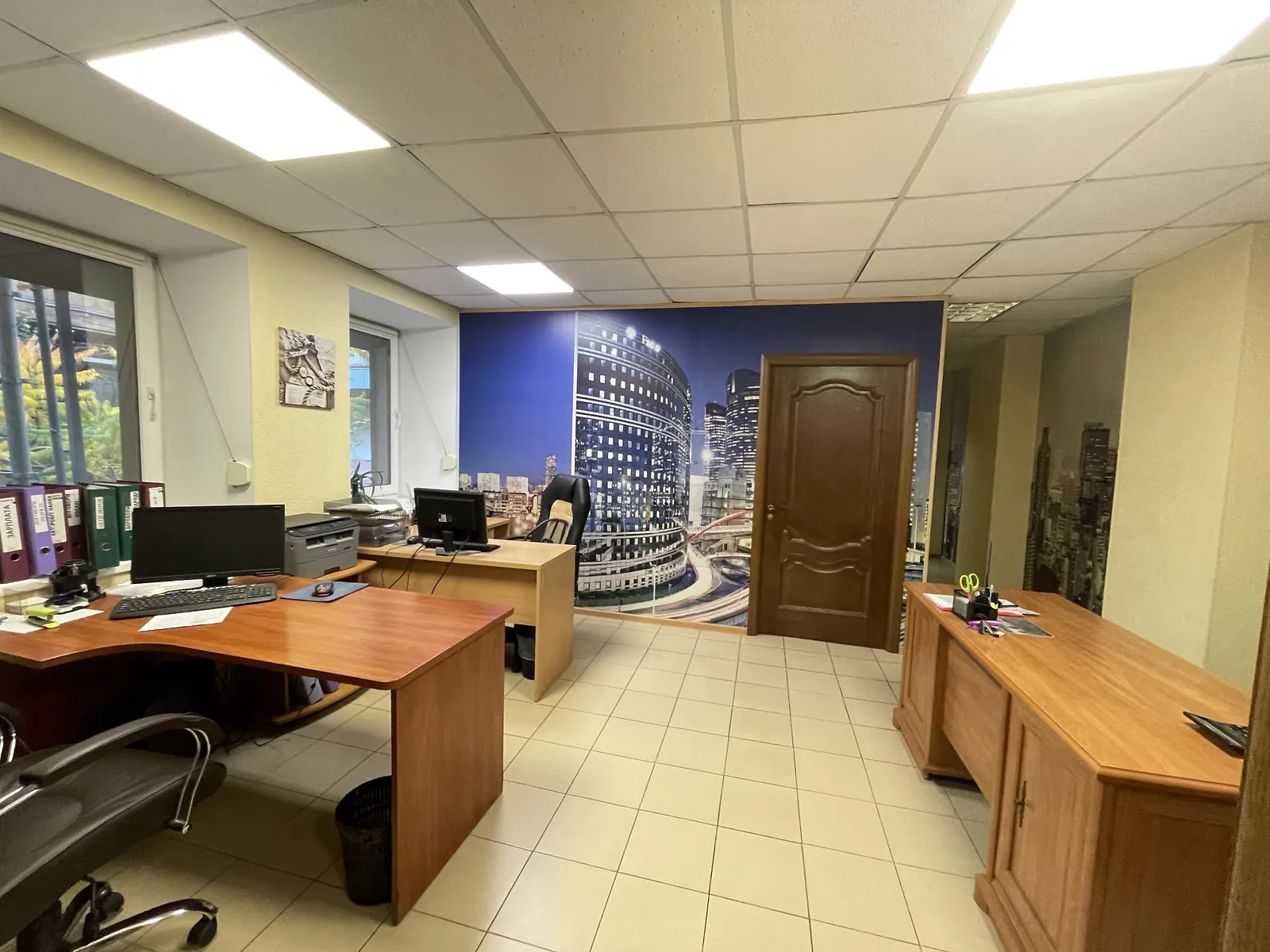 Продается офис 110 кв. м в бизнес-центре, цена: 65000 $ - фото 1