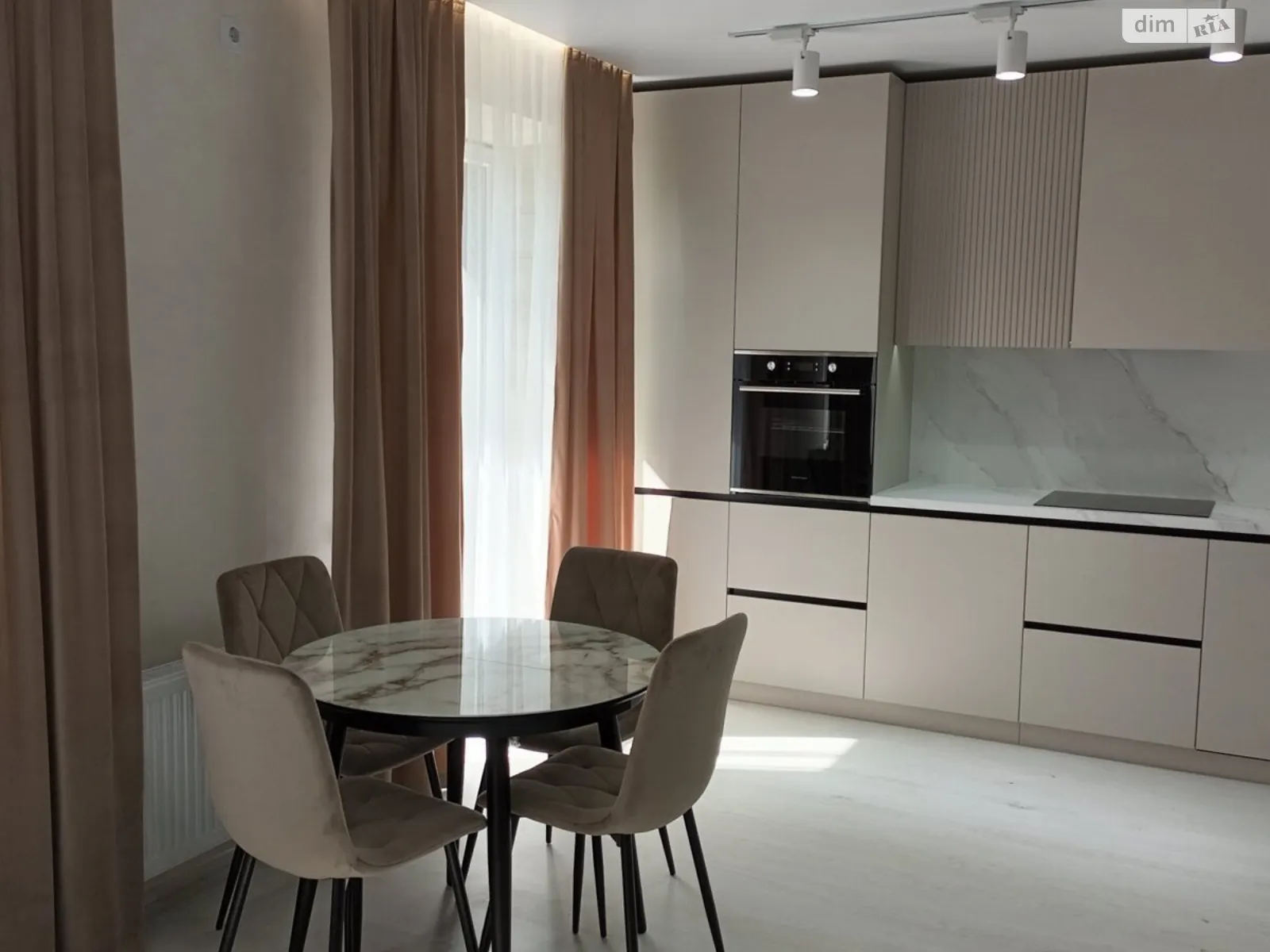 Продається 1-кімнатна квартира 39 кв. м у Рівному, вул. Соборна, 285Д - фото 1