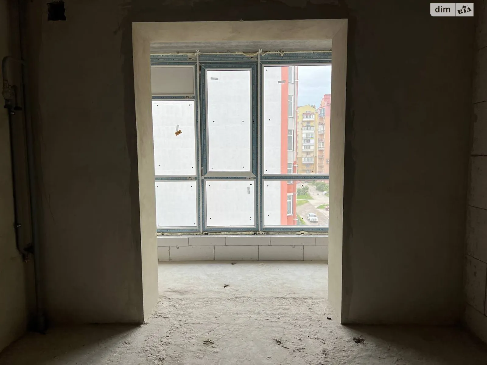Продается 2-комнатная квартира 70 кв. м в Ивано-Франковске, ул. Химиков, 31 - фото 1