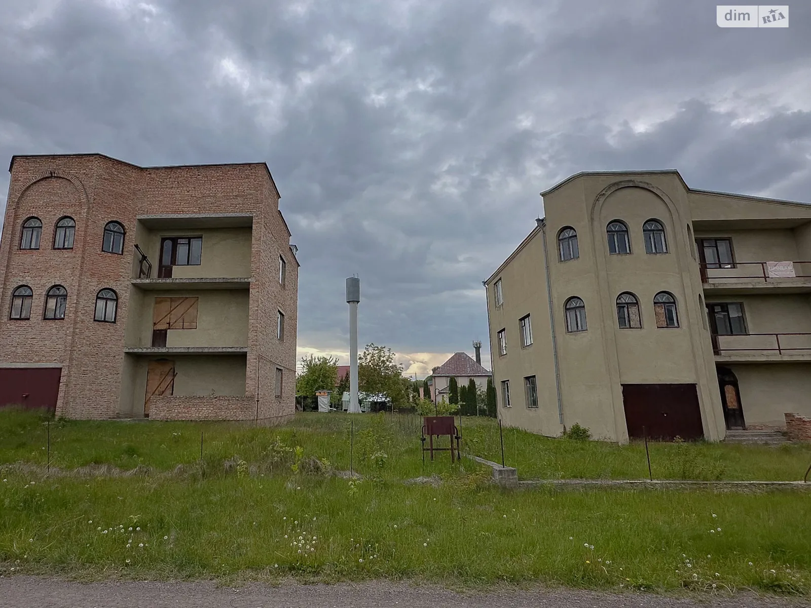 Продається будинок 3 поверховий 900 кв. м з терасою, цена: 150000 $ - фото 1