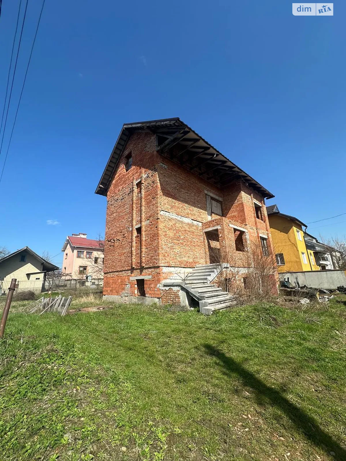 Продается дом на 3 этажа 180 кв. м с беседкой, цена: 54000 $ - фото 1