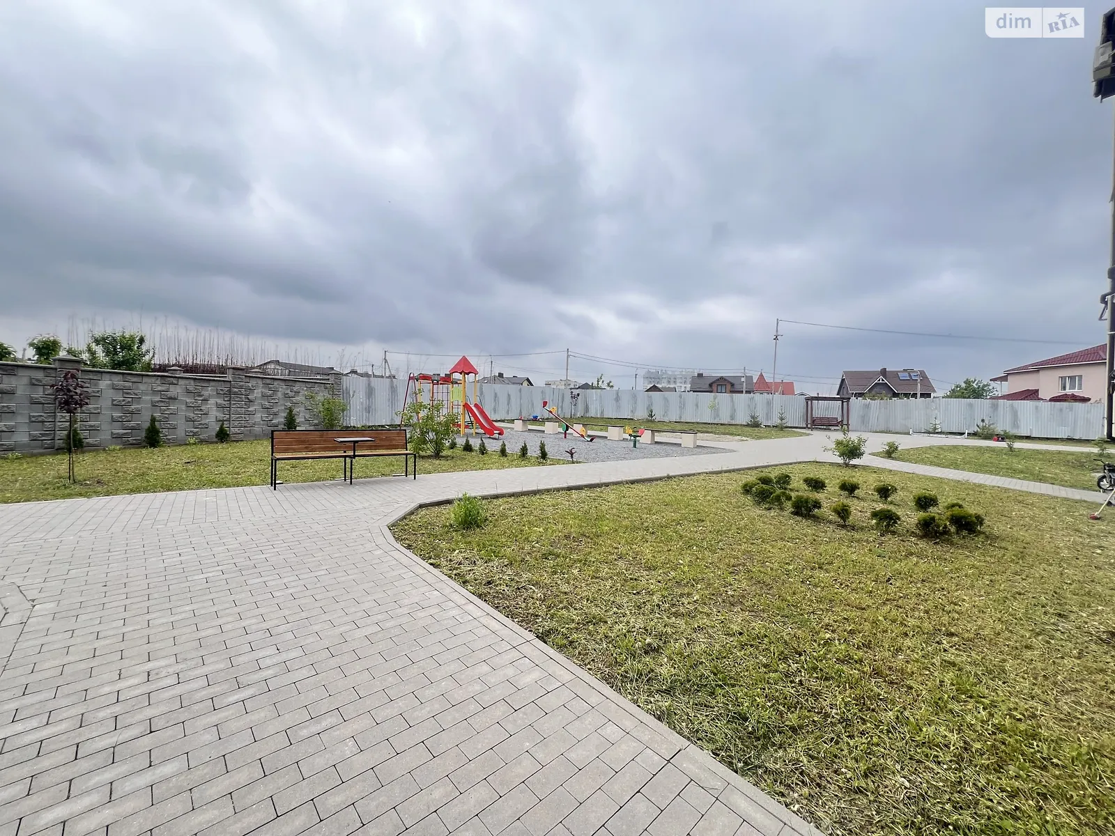 Продається 2-кімнатна квартира 81.4 кв. м у Рівному, вул. Анатолія Лабунського, 14 - фото 1