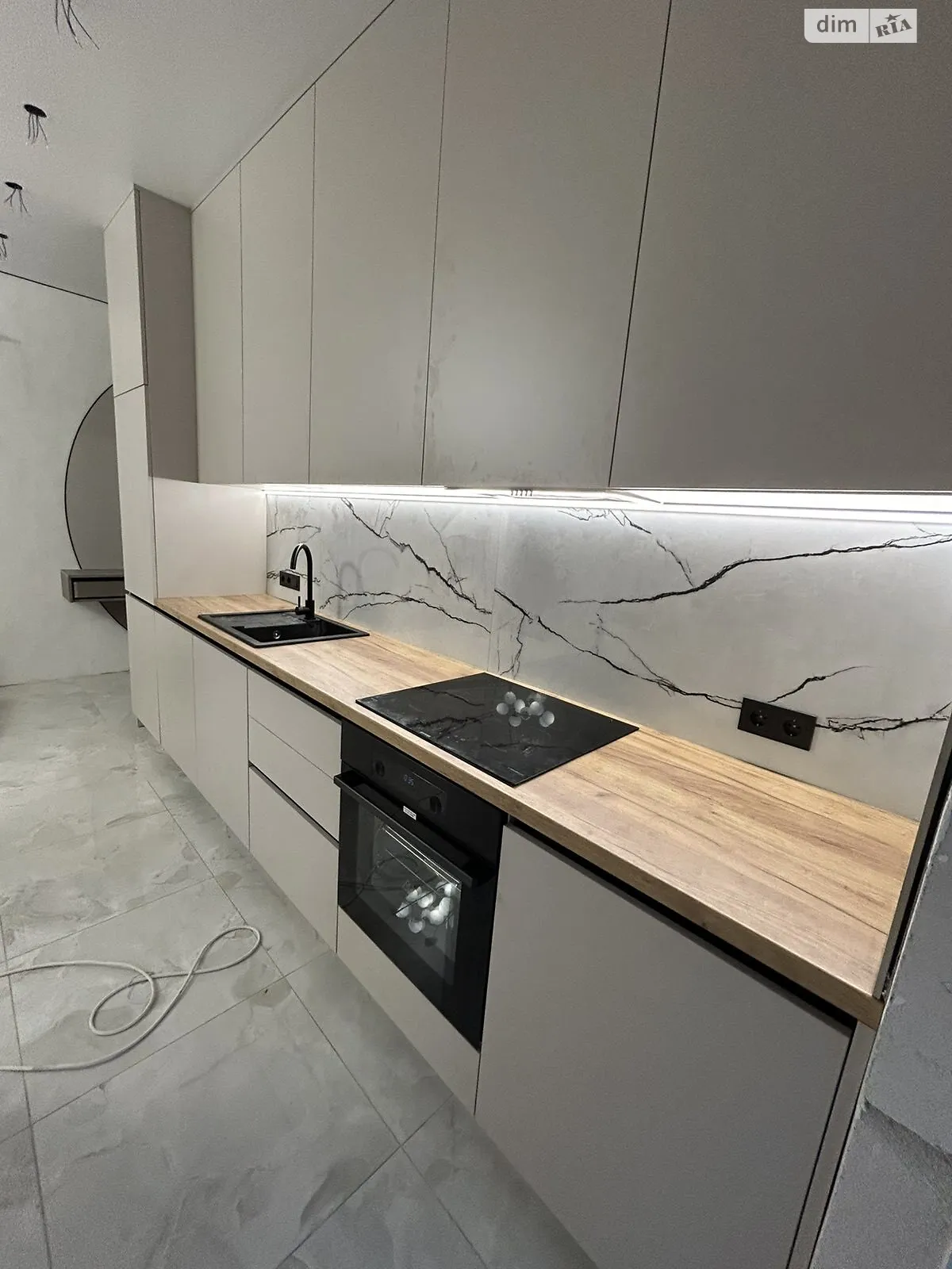 Продается 2-комнатная квартира 53 кв. м в Одессе, ул. Краснова, 3/60 - фото 1
