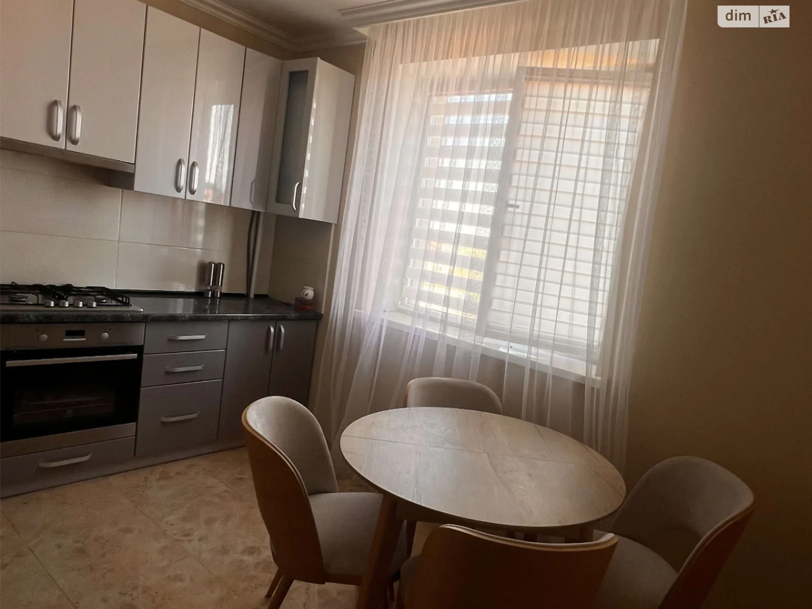 Продається 4-кімнатна квартира 112 кв. м у Коломиї, вул. Карпатська, 40Д - фото 1