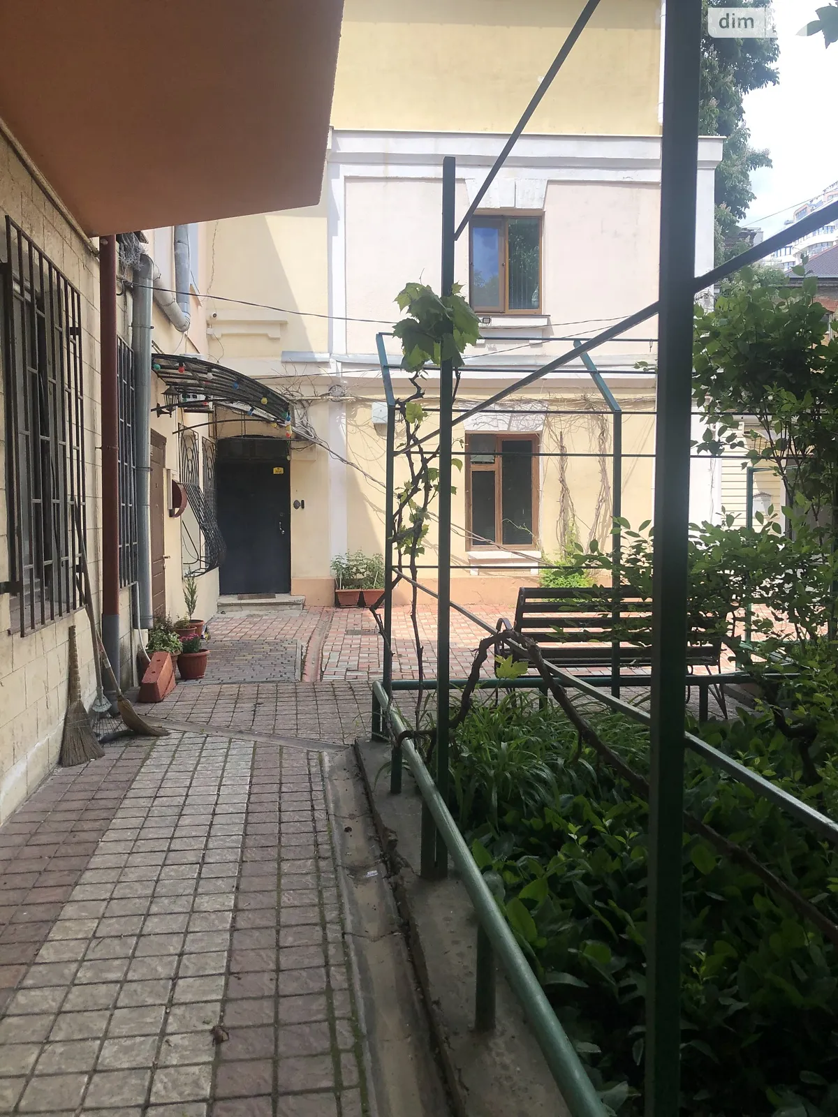 Продається 3-кімнатна квартира 138 кв. м у Одесі, вул. Ясна - фото 1