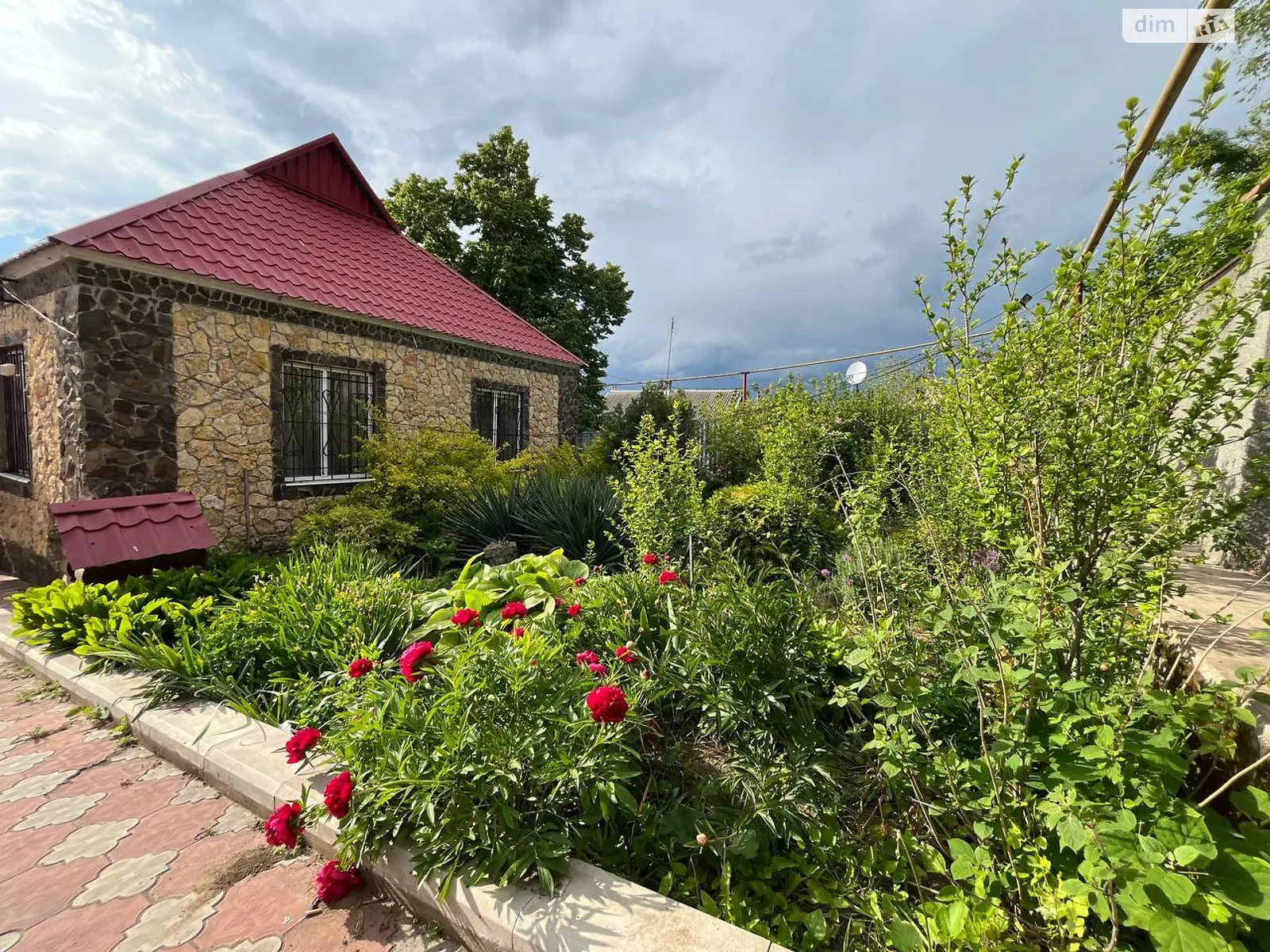 Продается дом на 2 этажа 89 кв. м с бассейном, цена: 105000 $ - фото 1